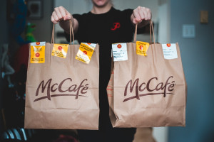 photo-1585759065152-3b0e2524b869